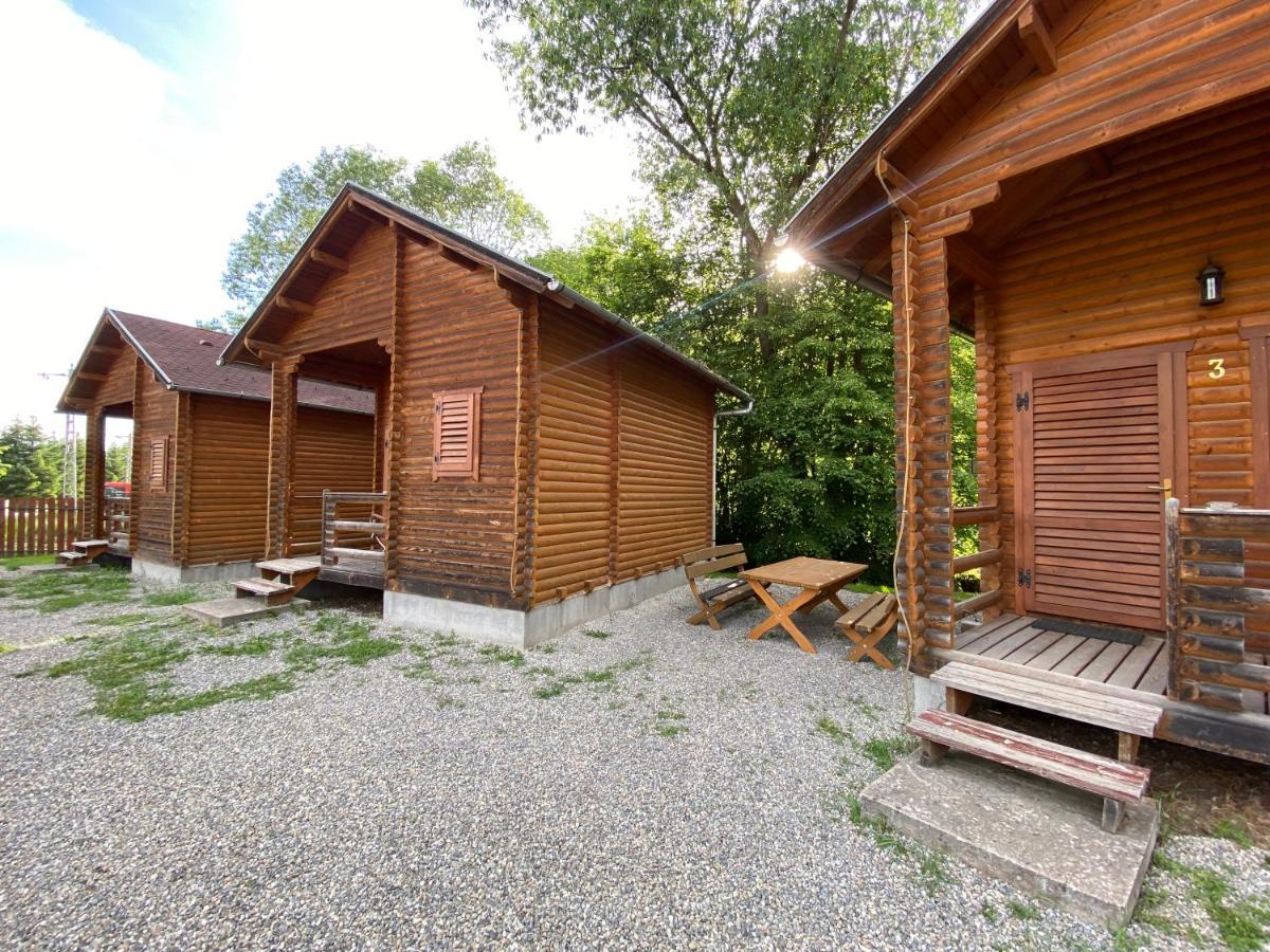 Gyopar Wooden Houses Ізвоаре Екстер'єр фото