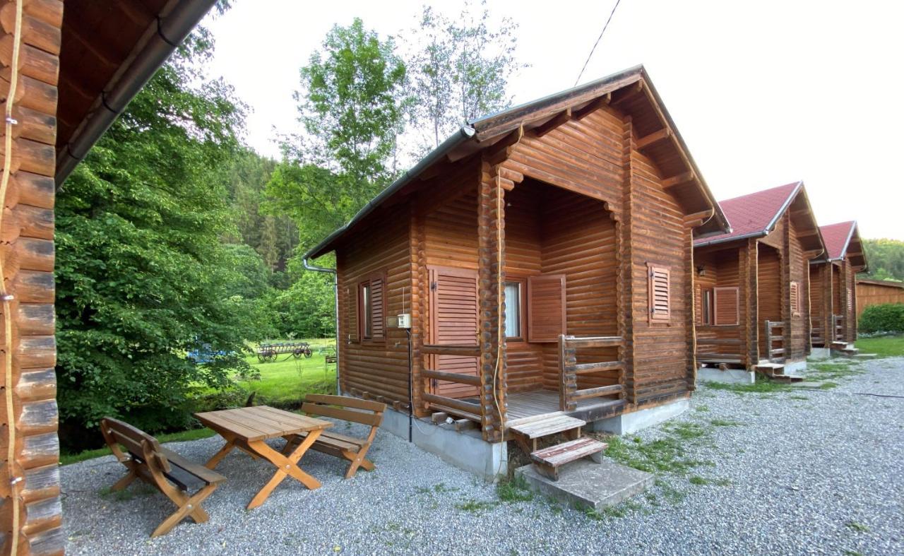 Gyopar Wooden Houses Ізвоаре Екстер'єр фото